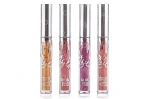 ����� �� 4 ����� Kylie Holiday (����)