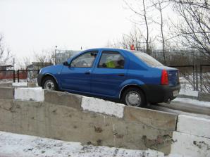 Обучение вождению автомобиля в Санкт-Петербурге на Рено-Логан (Фото)