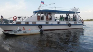 Аренда теплохода для прогулок по реке (Фото)