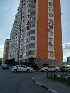 Продается просторная 2-х комнатная квартира Микрорайон 1-го Мая дом 29 (Фото)