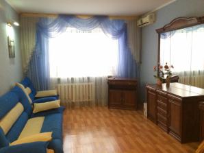 Сдается меблированная трехкомнатная квартира (Фото)