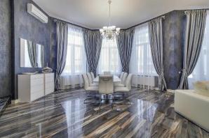 Продается 3-х этажный кирпичный дом площадью 580 м2 (Фото)