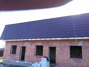 Продается недостроенный 2-х этажный кирпичный дом (под мини-отель), с. Русская Слободка (Фото)