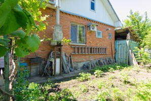 Кирпичный дом с мансардой (Фото)