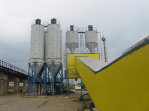 Продажа б/у бетонного завода и склада цемента (Фото)