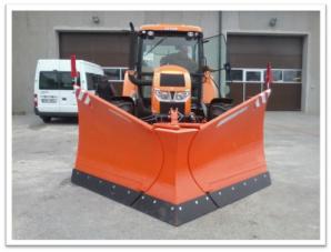 Коммунально-уборочная машина на базе трактора ZETOR (Чехия) (Фото)