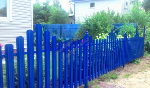 Забор для дачи под ключ из металлического штакетника 1700 руб м.п. (Фото)