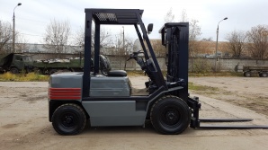 ������������� Komatsu FD25T (����)