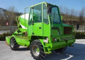 Мобильный бетоносмеситель Merlo DBM 2500 EV (Фото)