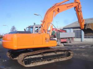 Экскаватор гусеничный Hitachi ZX250LC-3 (Фото)