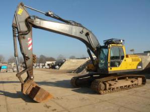 Экскаватор гусеничный Volvo EC240BLC (Фото)