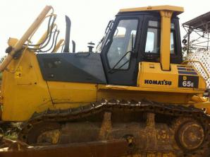 ��������� Komatsu D65�-12 (����)