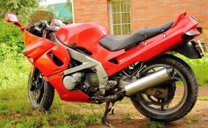 Kawasaki ZZ400 (����)